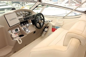 Photo 1739600 for 2002 Cruisers Yachts 3372 Express  