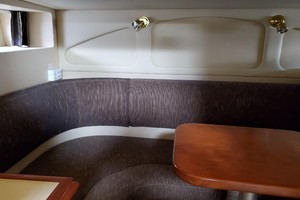 Photo 1739610 for 2002 Cruisers Yachts 3372 Express  