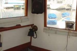 Photo 1739764 for 1977 Niagara Pilothouse Lorelei 