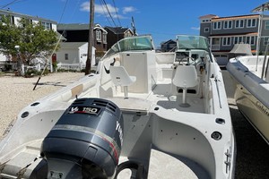 Photo 1739844 for 2003 Seaswirl Striper 2101 Dual Console OB  