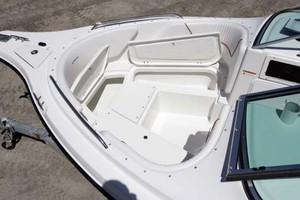 Photo 1739842 for 2003 Seaswirl Striper 2101 Dual Console OB  