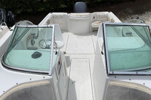 Photo 1739851 for 2003 Seaswirl Striper 2101 Dual Console OB  