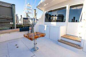 2002 Viking 52 Convertible thumbnail 18