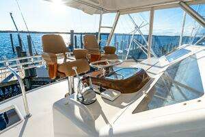 2002 Viking 52 Convertible thumbnail 9