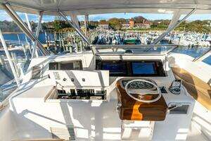 2002 Viking 52 Convertible thumbnail 11