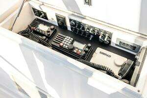 2002 Viking 52 Convertible thumbnail 42