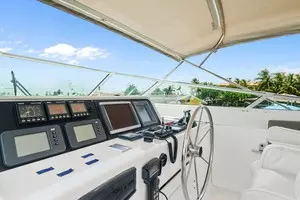 2000 Pacific Mariner 65 Motoryacht thumbnail 7