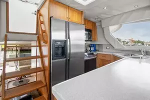 2000 Pacific Mariner 65 Motoryacht thumbnail 24