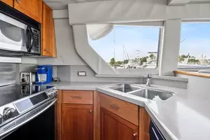 2000 Pacific Mariner 65 Motoryacht thumbnail 23