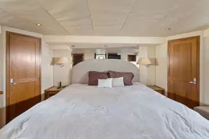2000 Pacific Mariner 65 Motoryacht thumbnail 32