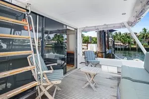 2000 Pacific Mariner 65 Motoryacht thumbnail 13