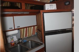 Attitude Adjustment 33ft Cruisers Yacht For Sale