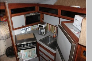 Attitude Adjustment 33ft Cruisers Yacht For Sale