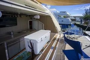 2000 Ferretti Yachts Custom Line 94 thumbnail 52