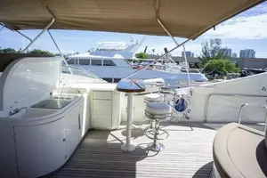2000 Ferretti Yachts Custom Line 94 thumbnail 49