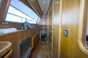 2000 Ferretti Yachts Custom Line 94 thumbnail 20
