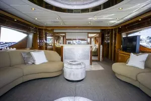 2000 Ferretti Yachts Custom Line 94 thumbnail 5