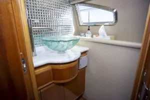 2000 Ferretti Yachts Custom Line 94 thumbnail 23