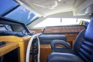 2000 Ferretti Yachts Custom Line 94 thumbnail 37