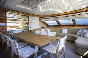 2000 Ferretti Yachts Custom Line 94 thumbnail 12