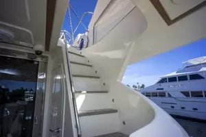 2000 Ferretti Yachts Custom Line 94 thumbnail 44