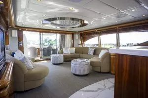 2000 Ferretti Yachts Custom Line 94 thumbnail 10