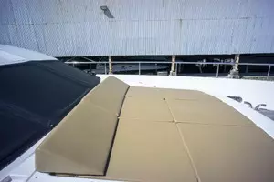 2000 Ferretti Yachts Custom Line 94 thumbnail 43