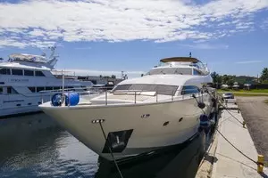 2000 Ferretti Yachts Custom Line 94 thumbnail 62