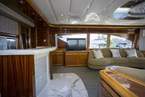 2000 Ferretti Yachts Custom Line 94 thumbnail 8