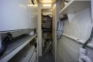 2000 Ferretti Yachts Custom Line 94 thumbnail 59
