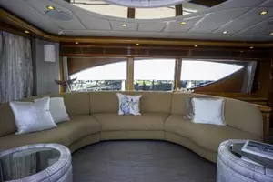 2000 Ferretti Yachts Custom Line 94 thumbnail 7