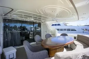 2000 Ferretti Yachts Custom Line 94 thumbnail 41