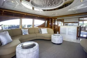 2000 Ferretti Yachts Custom Line 94 thumbnail 4