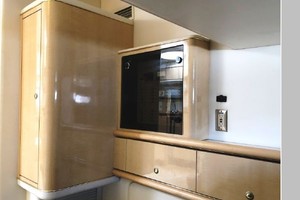 ROBERT NICOLE 37ft Maxum Yacht For Sale