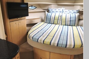 ROBERT NICOLE 37ft Maxum Yacht For Sale