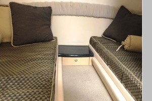 ROBERT NICOLE 37ft Maxum Yacht For Sale