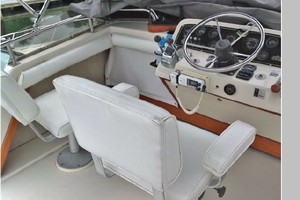 Summer Island 31ft Silverton Yacht For Sale