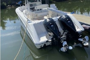 27ft Boston Whaler Yacht For Sale