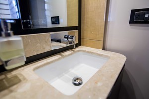 Azimut 66 - Lady M - Master Head
