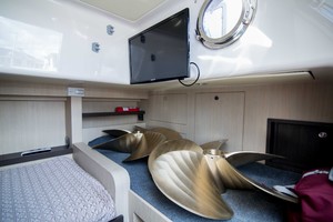 Azimut 66 - Lady M - Crew Cabin
