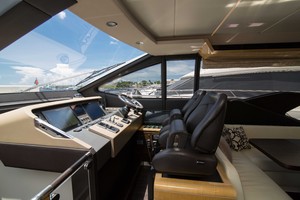 Azimut 66 - Lady M - Enclosed Flybridge
