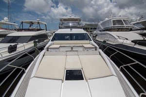 Azimut 66 - Lady M - Bow