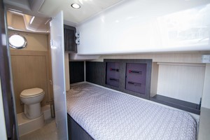 Azimut 66 - Lady M - Crew Cabin