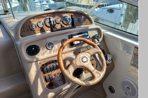27ft Sea Ray Yacht For Sale