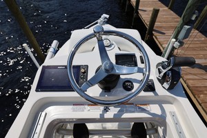 SeaVee 27 - tower