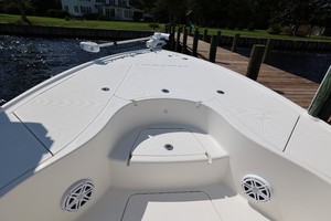 SeaVee 27 -bow
