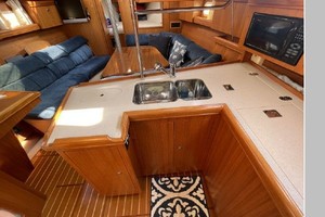 Persistence 38ft Hunter Yacht For Sale