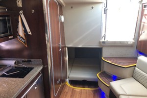 Chaparral 31 - Cabin