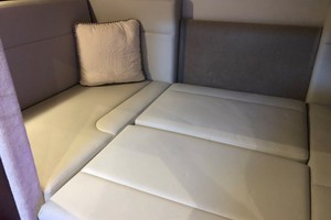Chaparral 31 - Cabin
