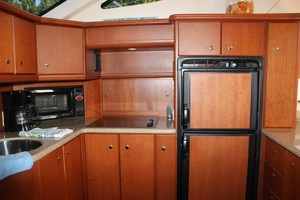 Wine Knot 39ft Silverton Yacht For Sale